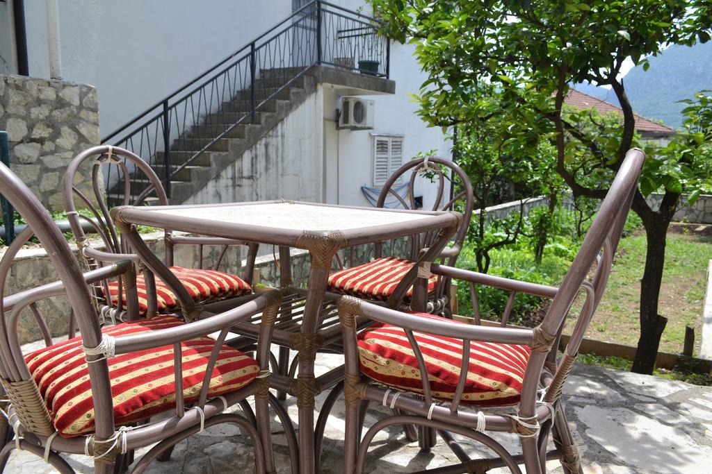 Apartments Villa Marta - Begovic Cattaro Esterno foto